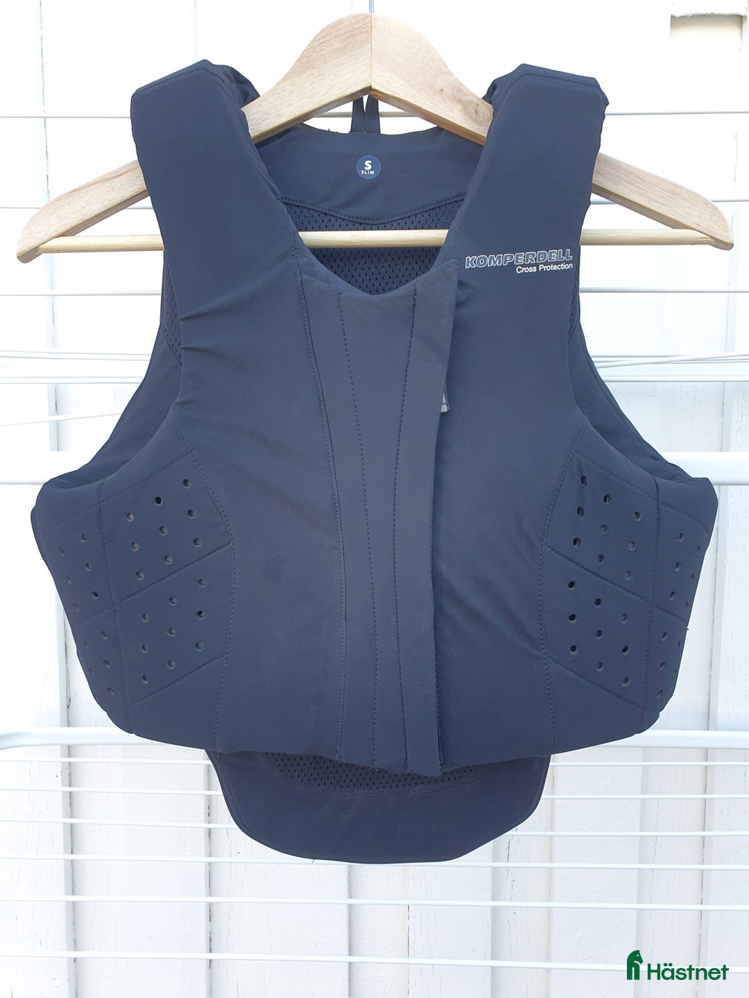Säkerhetsvästar ryttarutrustning till salu: Komperdell cross protection i Linköping - Annons 1