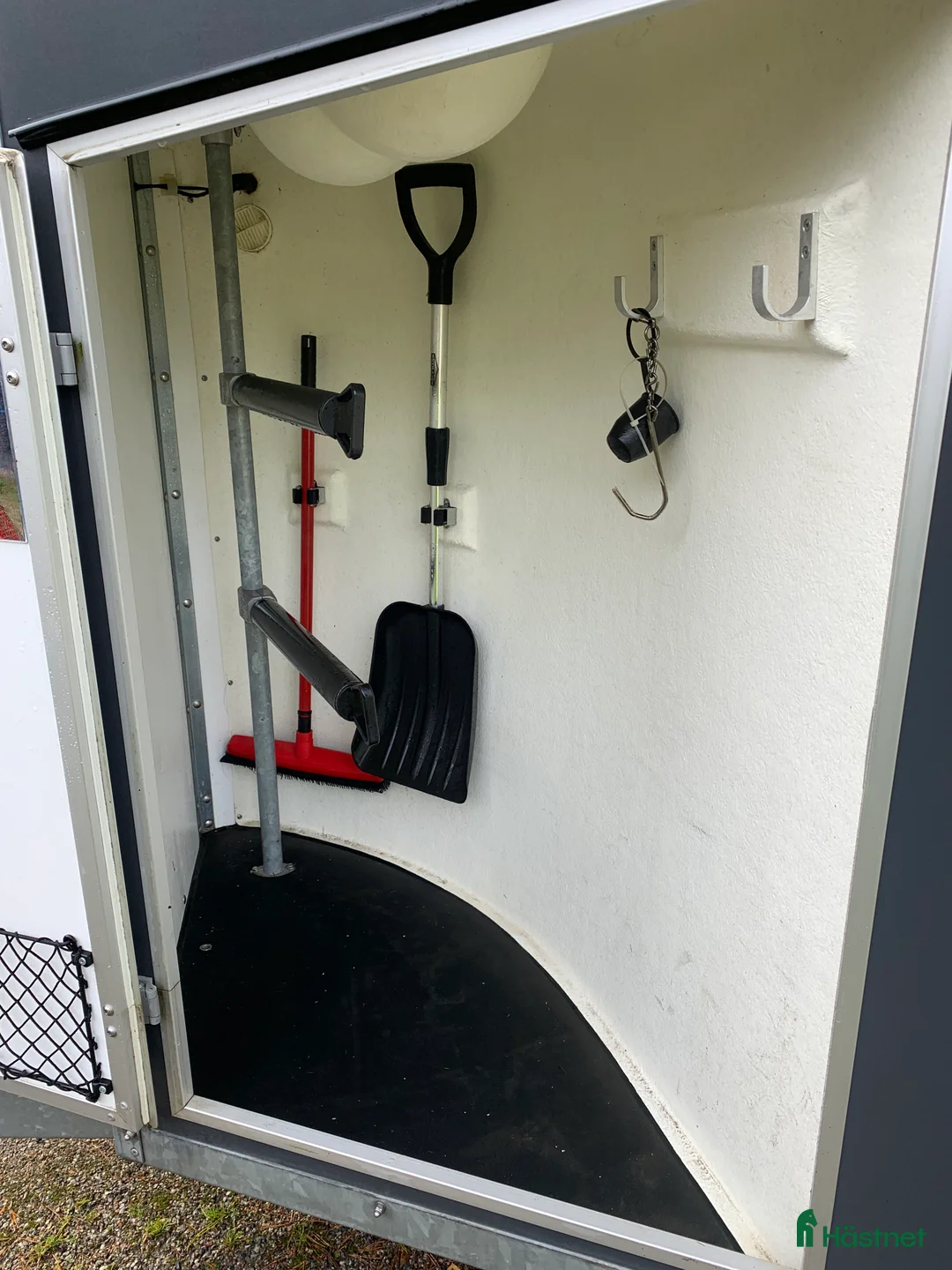 Hästtransporter  fordon & transport till salu: Mycket fint släp - Annons 4