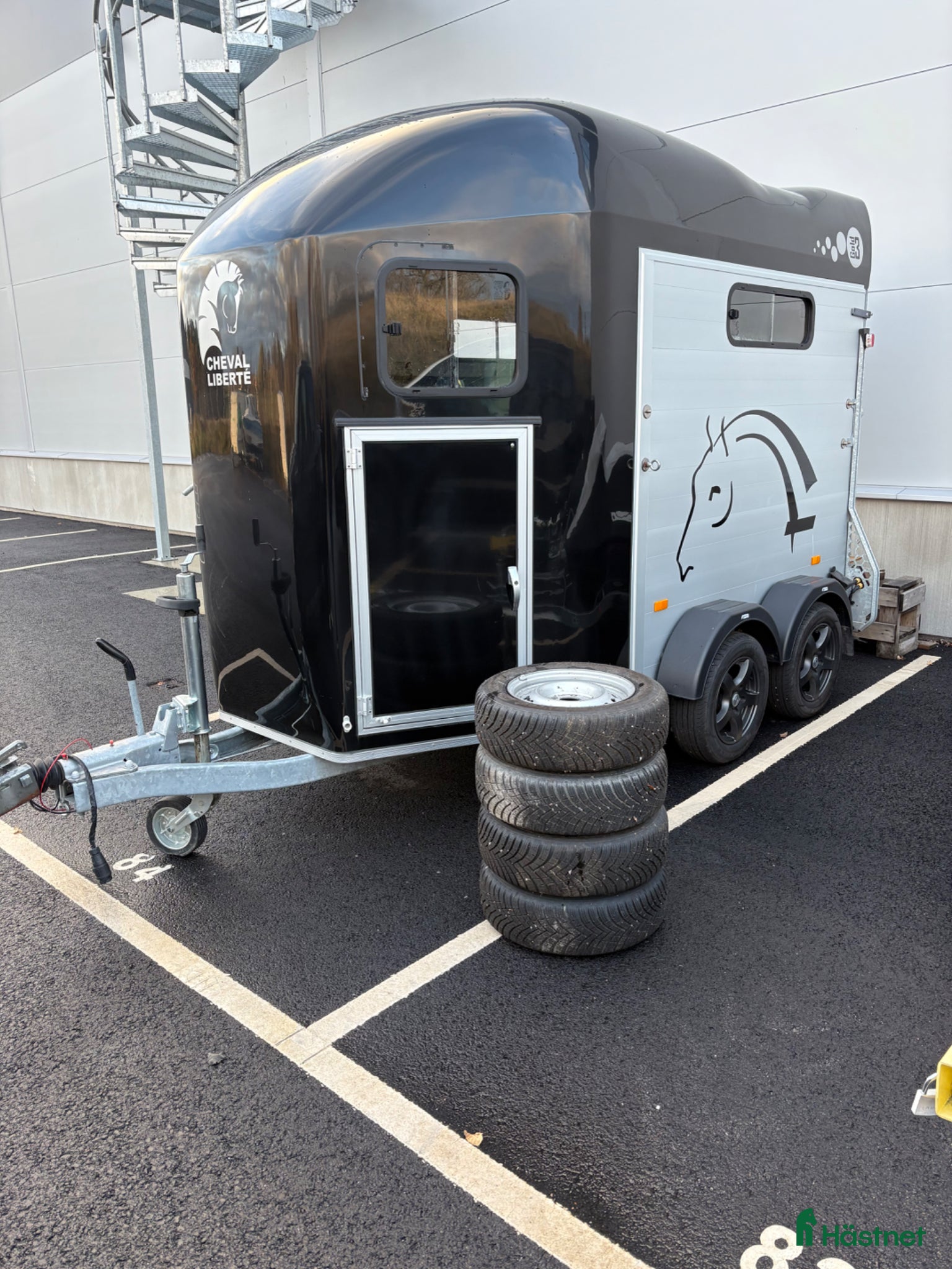 Hästtransporter  fordon & transport till salu: Hästtransport i nyskick - Annons 2