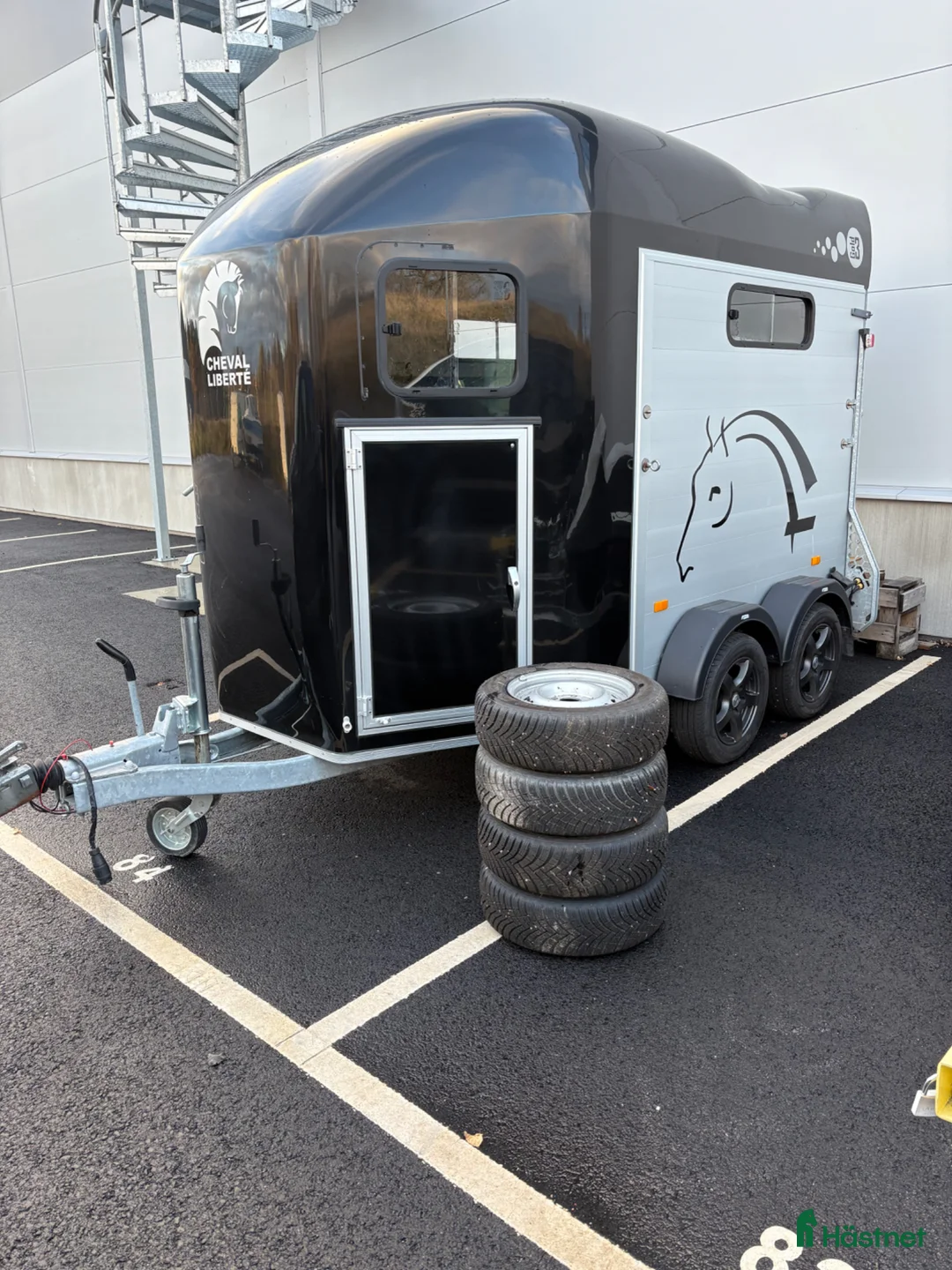 Hästtransporter  fordon & transport till salu: Hästtransport i nyskick i Linköping - Annons 1