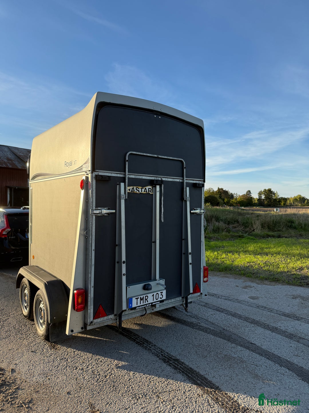 Hästtransporter  fordon & transport till salu: Thule Royal XT med renoveringsbehov i Sundbyberg - Annons 2