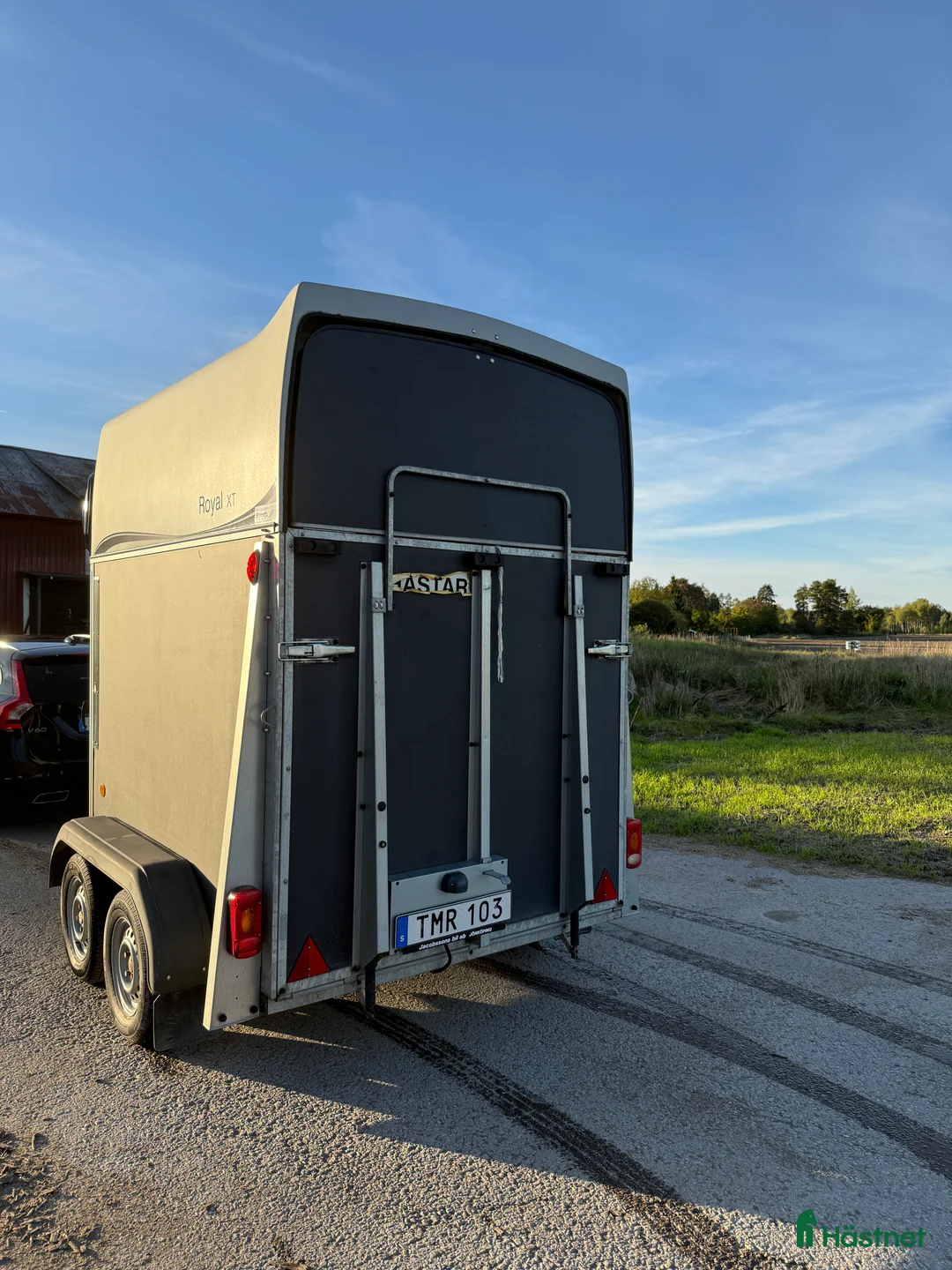 Hästtransporter  fordon & transport till salu: Thule Royal XT med renoveringsbehov i Sundbyberg - Annons 2