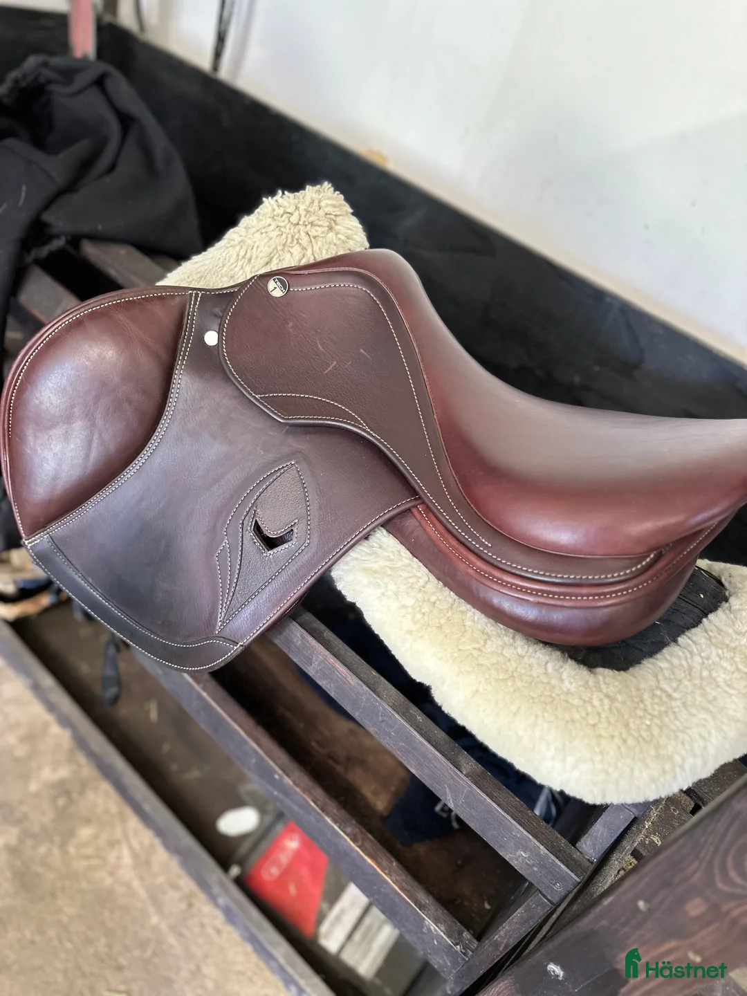 Sadlar hästutrustning till salu: Tech 1 hoppsadel nästintill ny  i Vintrosa - Annons 1