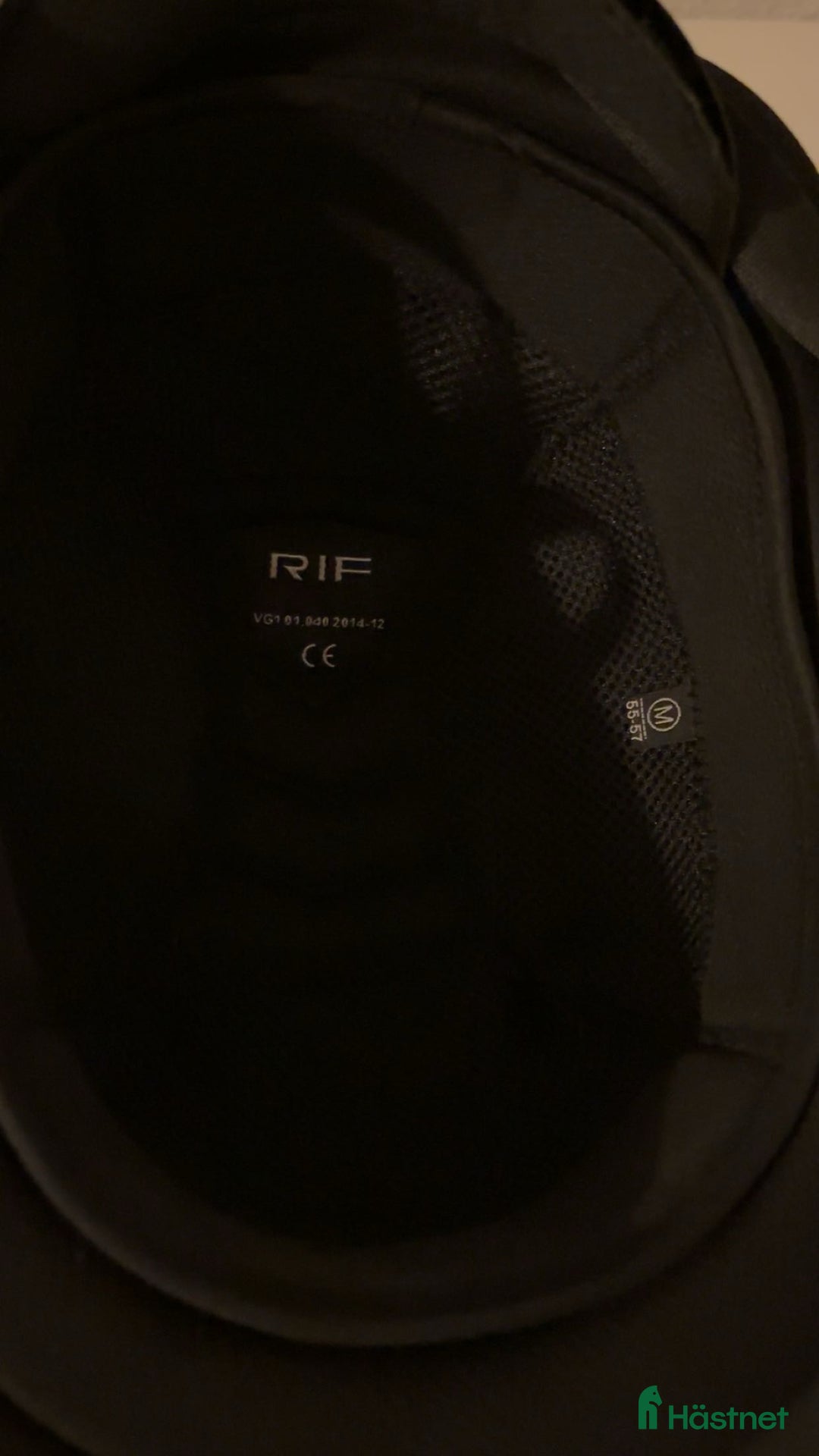 Hjälmar ryttarutrustning till salu: Två hjälmar säljes 🥰 i Ekeby - Annons 7