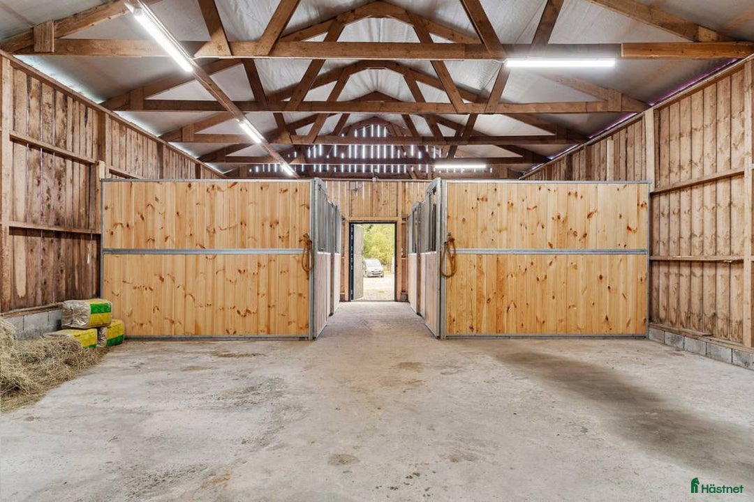  hästgårdar till salu: Hällingsjövägen 1664 i Kungsbacka - Annons 3