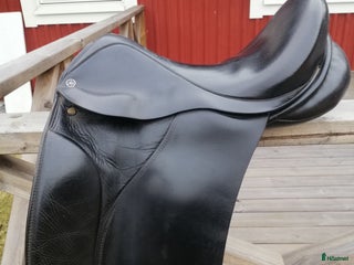 Sadlar hästutrustning till salu: Dressyrsadel Morris&Nolan i Munsö - Annons 6
