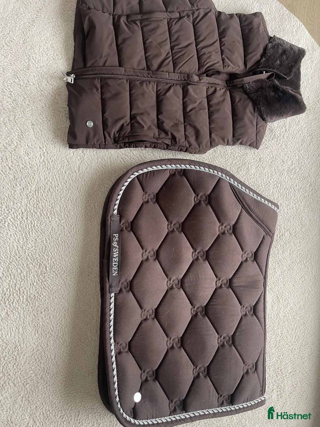 Schabrak & Vojlockar hästutrustning till salu: Ps of Sweden schabrak och Väst - Annons 1