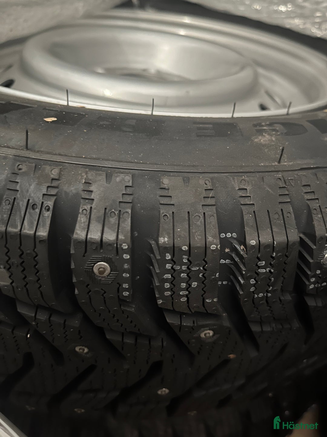 Övrigt fordon & transport till salu: Dubbdäck på fälg till hästtransport/släp i Leksand - Annons 2