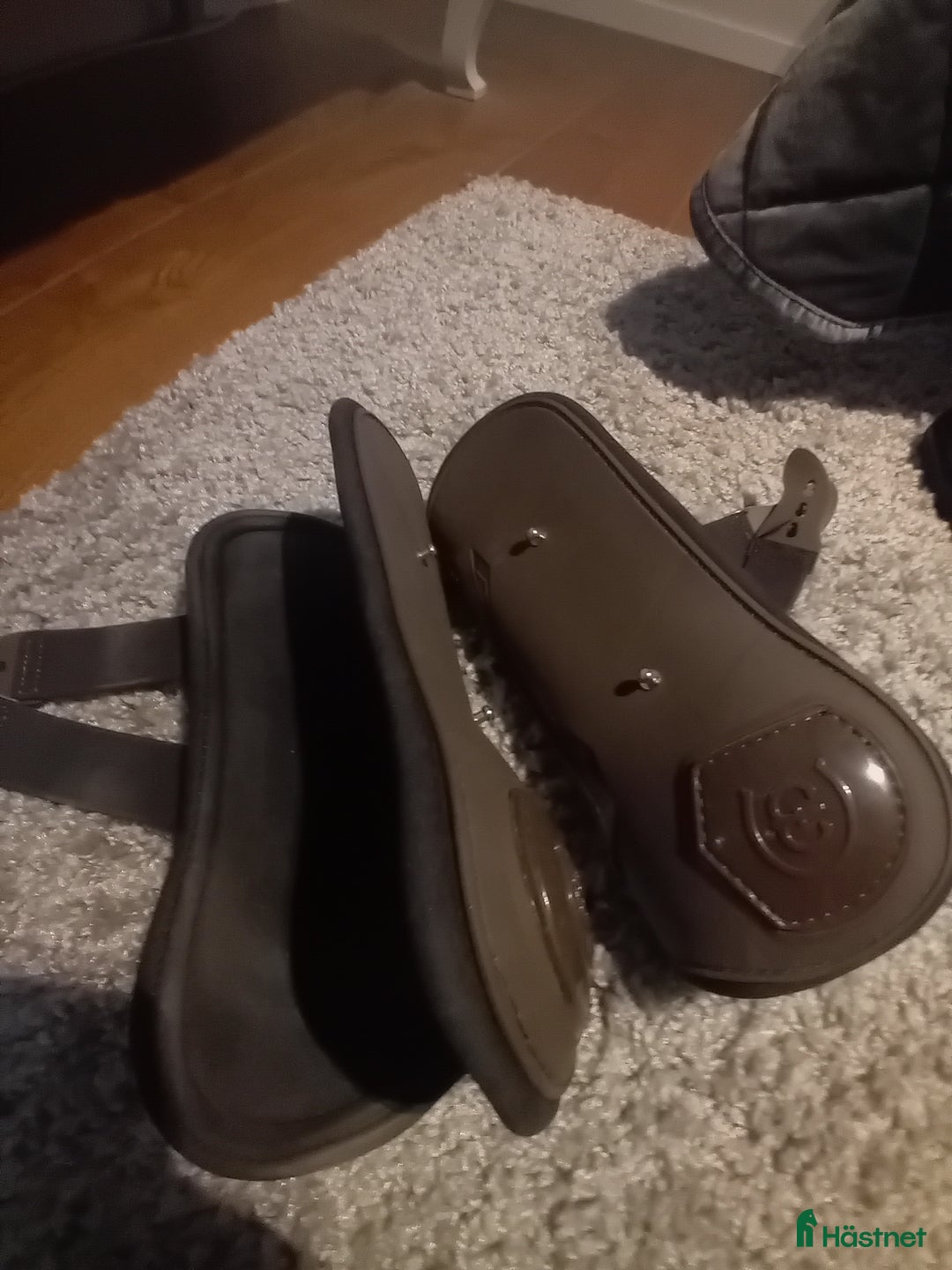 Benskydd hästutrustning till salu: Stockholm equestrian benskydd bruna i Månkarbo - Annons 3