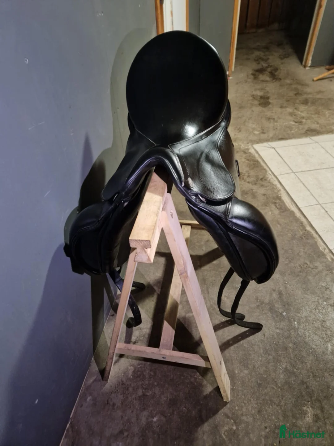 Sadlar hästutrustning till salu: Dressyrsadel Kentaur Elektra 17" vid bom i Munkedal - Annons 2