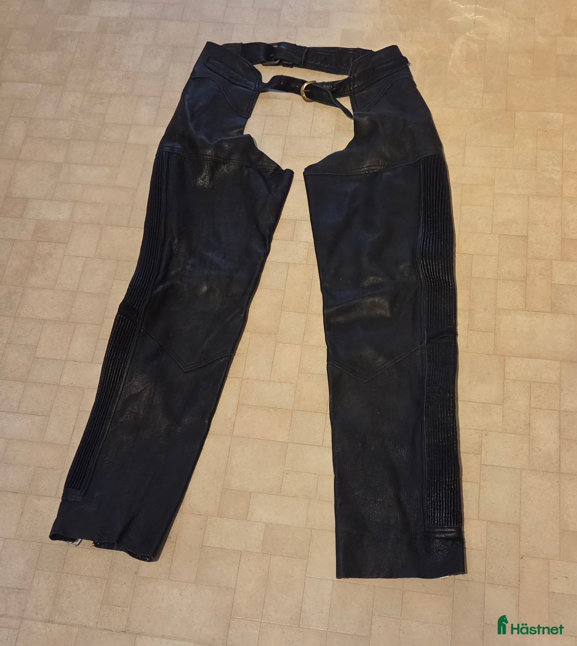 Ridbyxor ryttarutrustning till salu: Långa skinnchaps strl M i Hudiksvall - Annons 4