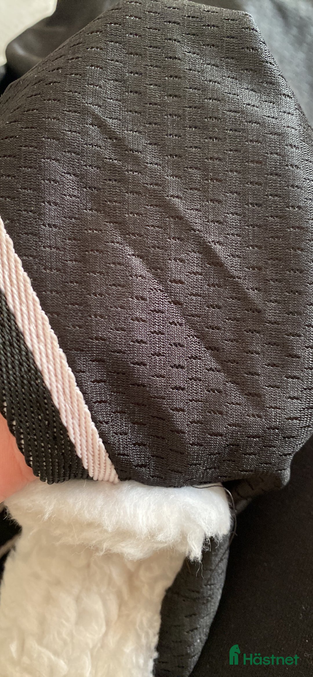 Täcken hästutrustning till salu: Svettäcke i Pålsboda - Annons 3