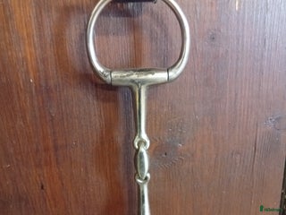 Bett hästutrustning till salu: Tredelat bett i Heberg - Annons 1