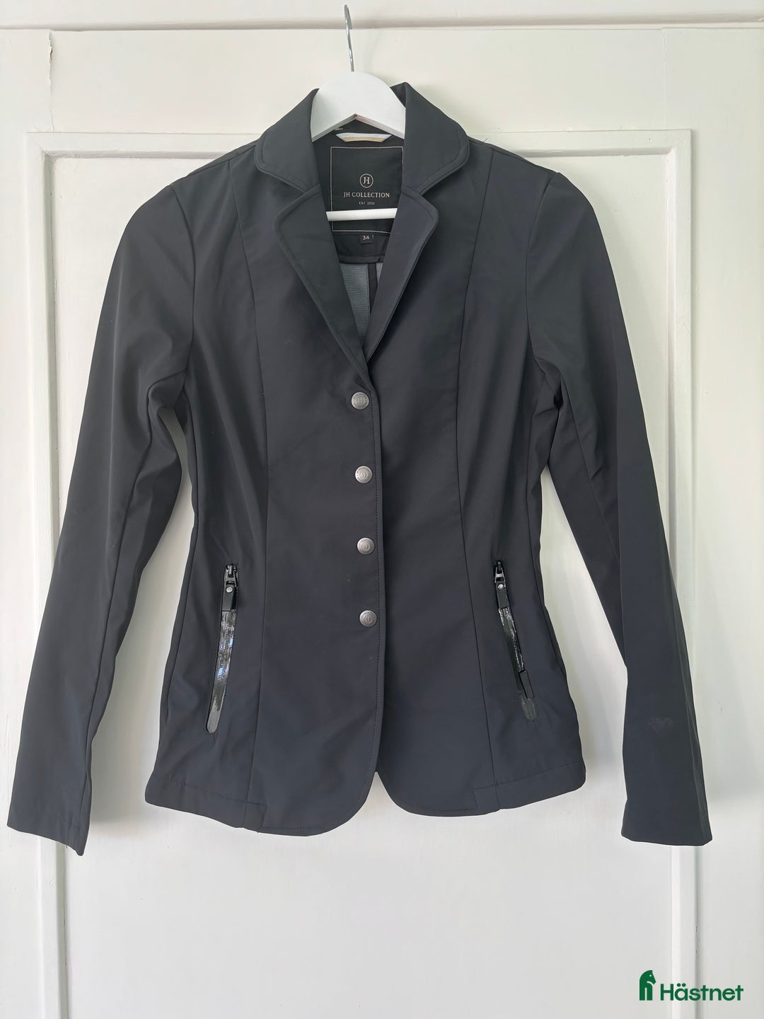 Jackor & Kavajer ryttarutrustning till salu: Tävlingskavaj i Bromma - Annons 1