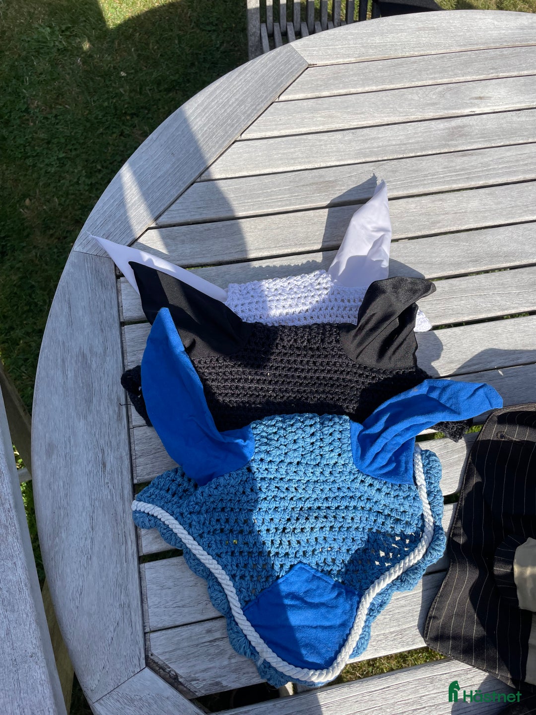 Övrig Hästutrustning hästutrustning till salu: PS pannband, luvor, sadelpadd i fårskinn i Askim - Annons 3