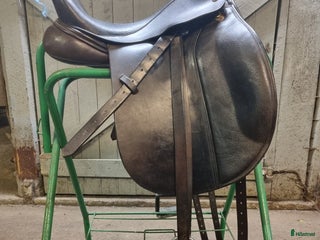 Sadlar hästutrustning till salu: Välvårdad sadel i Ödsmål - Annons 10