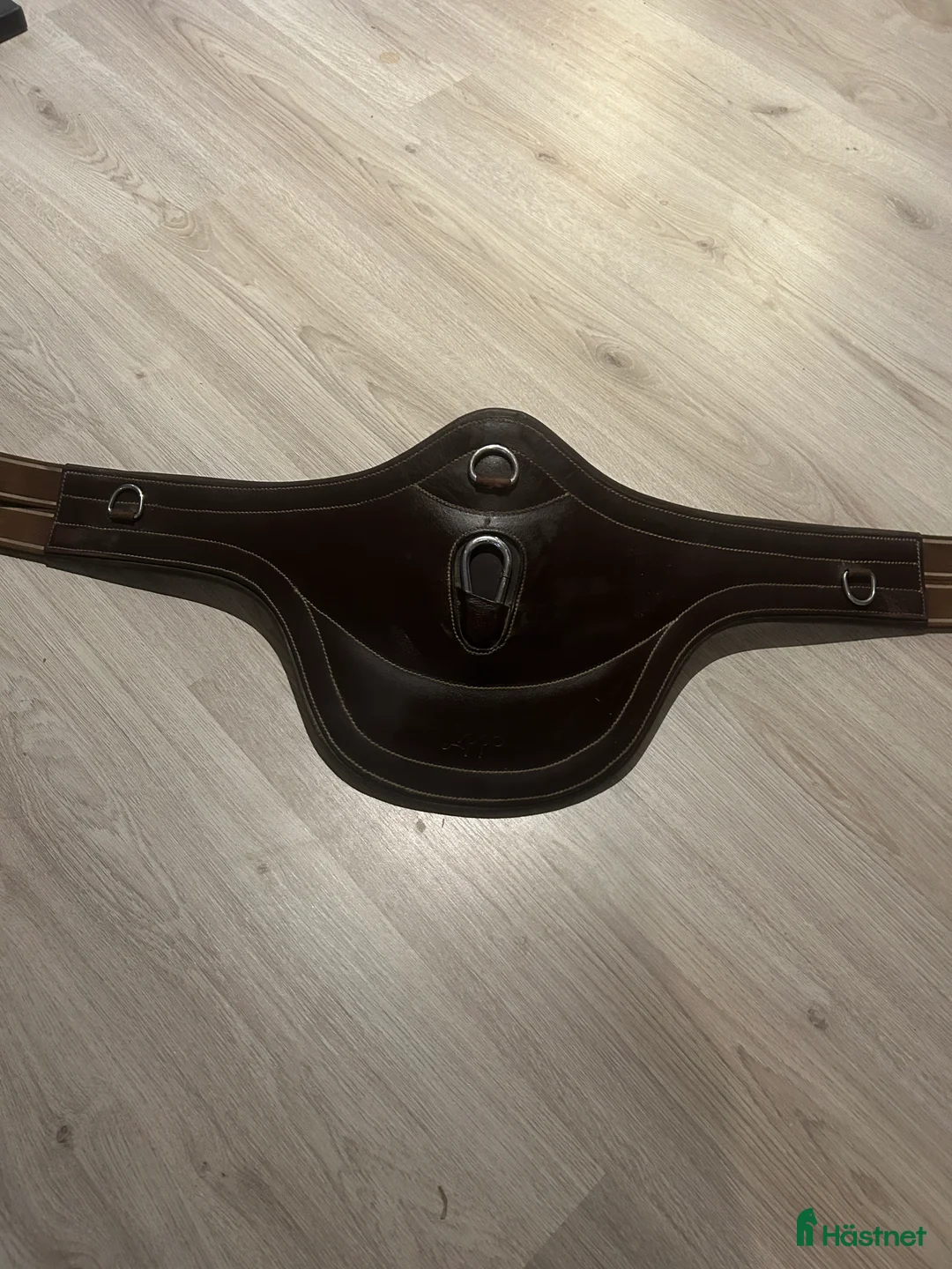 Sadeltillbehör hästutrustning till salu: Lippo sadelgjord/Magplatta - Annons 1