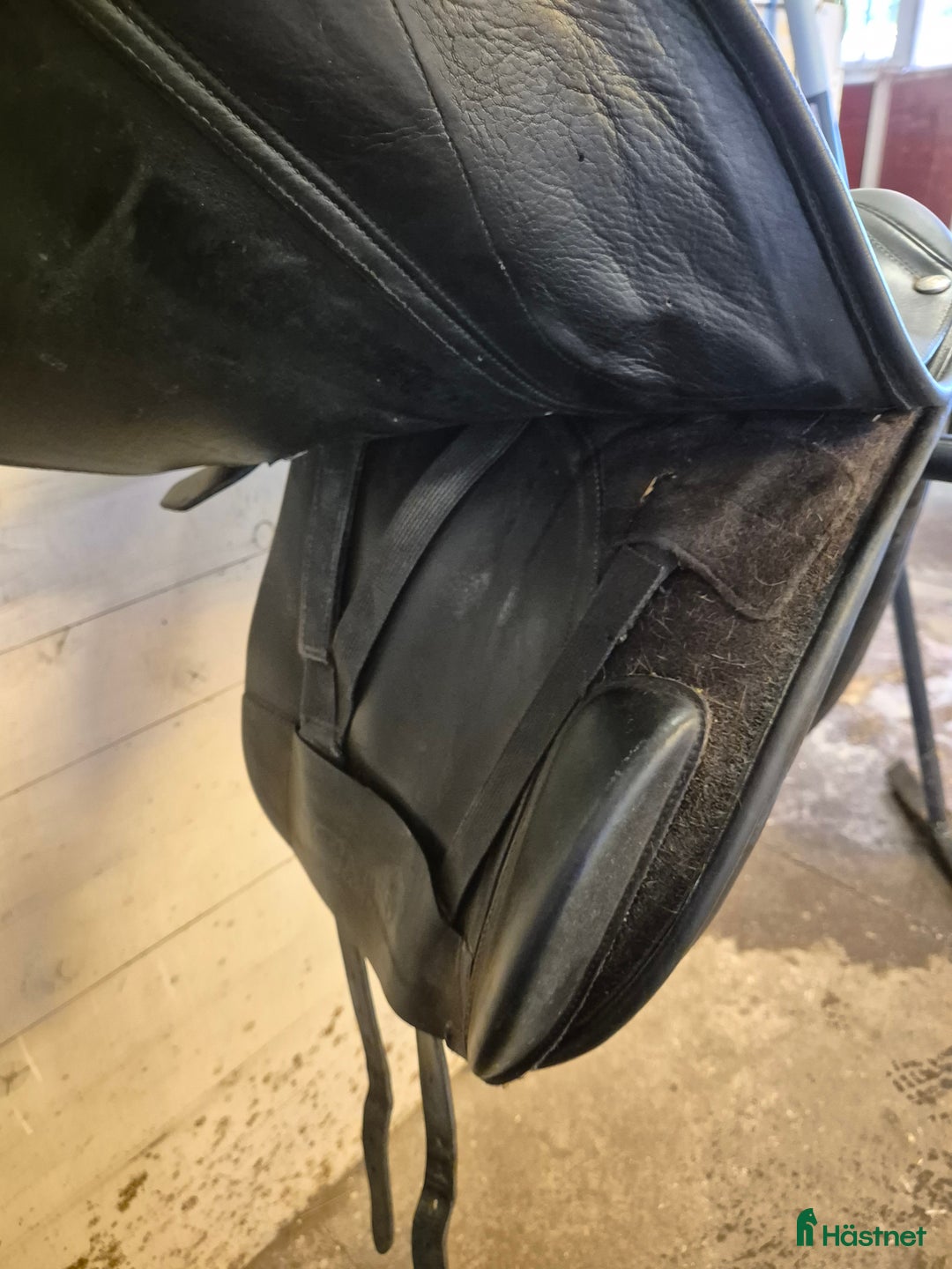 Sadlar hästutrustning till salu: Dressyrsadel Bates cair i Lyckeby - Annons 6