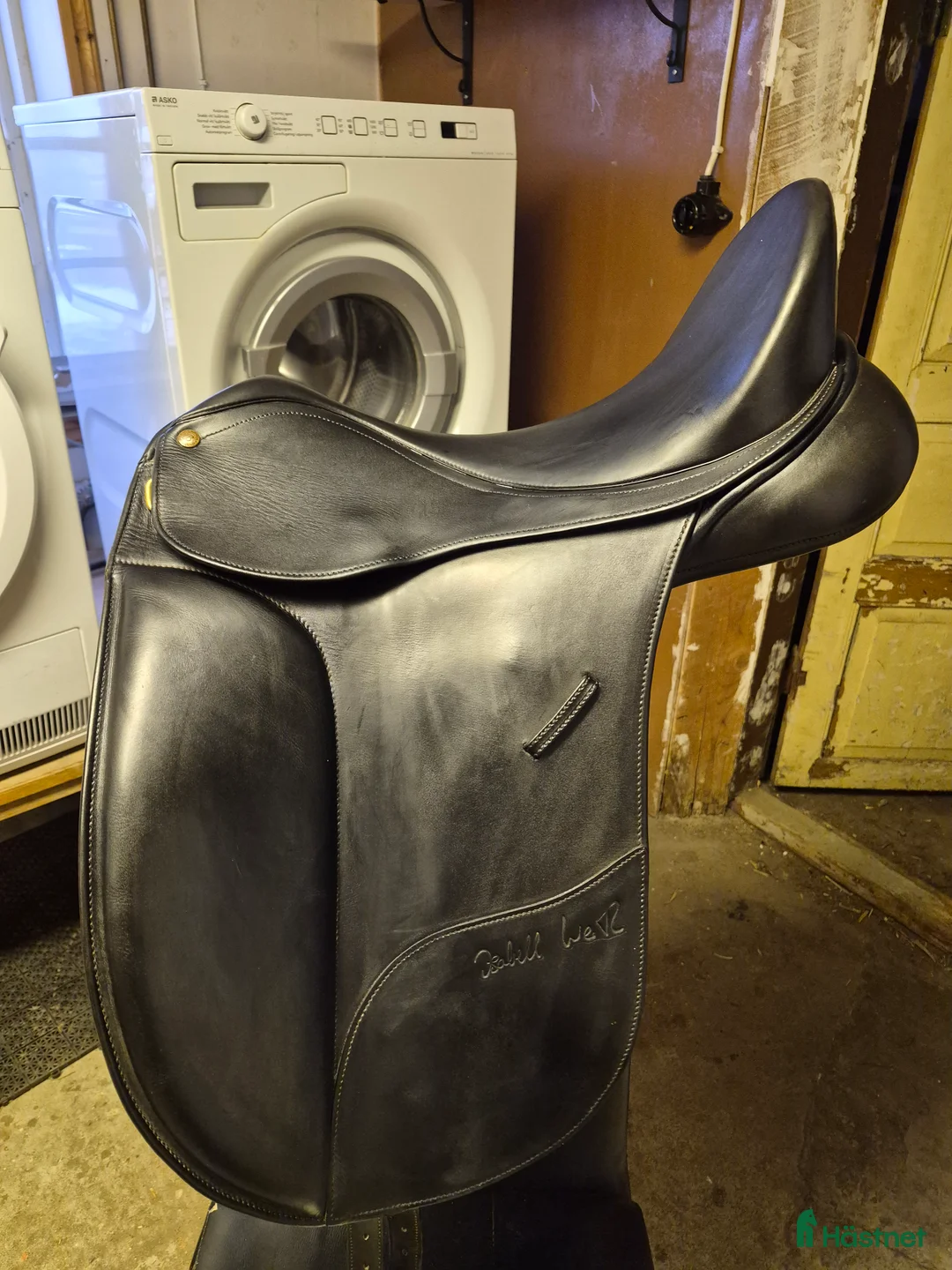 Sadlar hästutrustning till salu: Bates Isabell werth cair i Vartofta - Annons 1