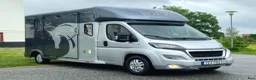 Hästlastbilar  fordon & transport till salu: 5-sitsig Meetingbuss Equi-Trek  - Annons 1