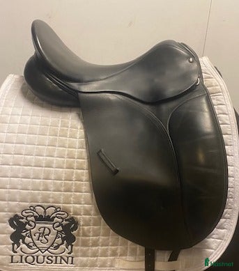 Sadlar hästutrustning Dressyrsadel County Competitior 17,5" i Uppsala - Annons 5