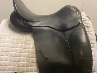 Sadlar hästutrustning Dressyrsadel County Competitior 17,5" i Uppsala - Annons 5