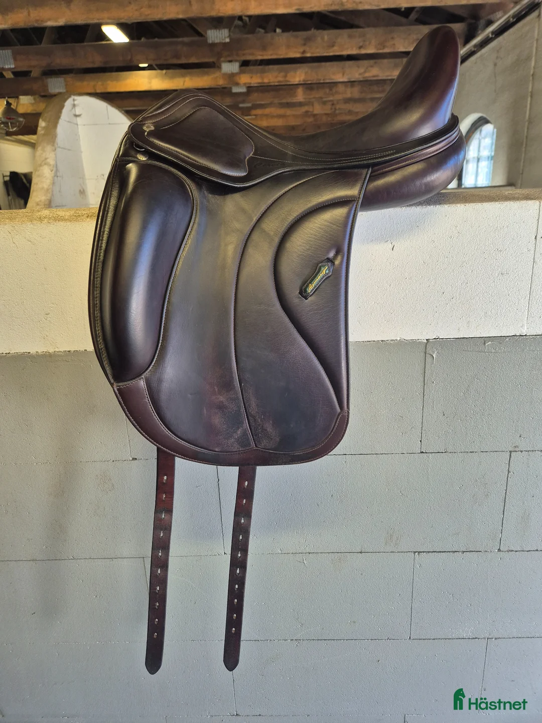 Sadlar hästutrustning till salu: Väldigt fin Dressyrsadel - Annons 2