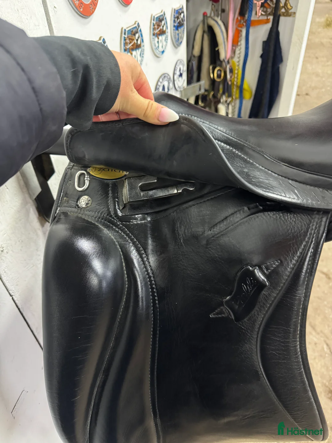 Sadlar hästutrustning till salu: Super skön Zaldi sadel - Annons 5