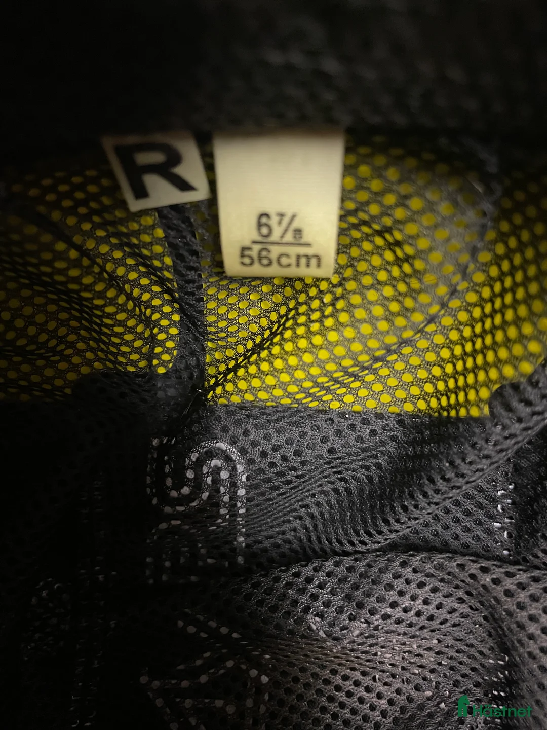 Hjälmar ryttarutrustning till salu: Mycket stilren och säker hjälm i Västerås - Annons 2