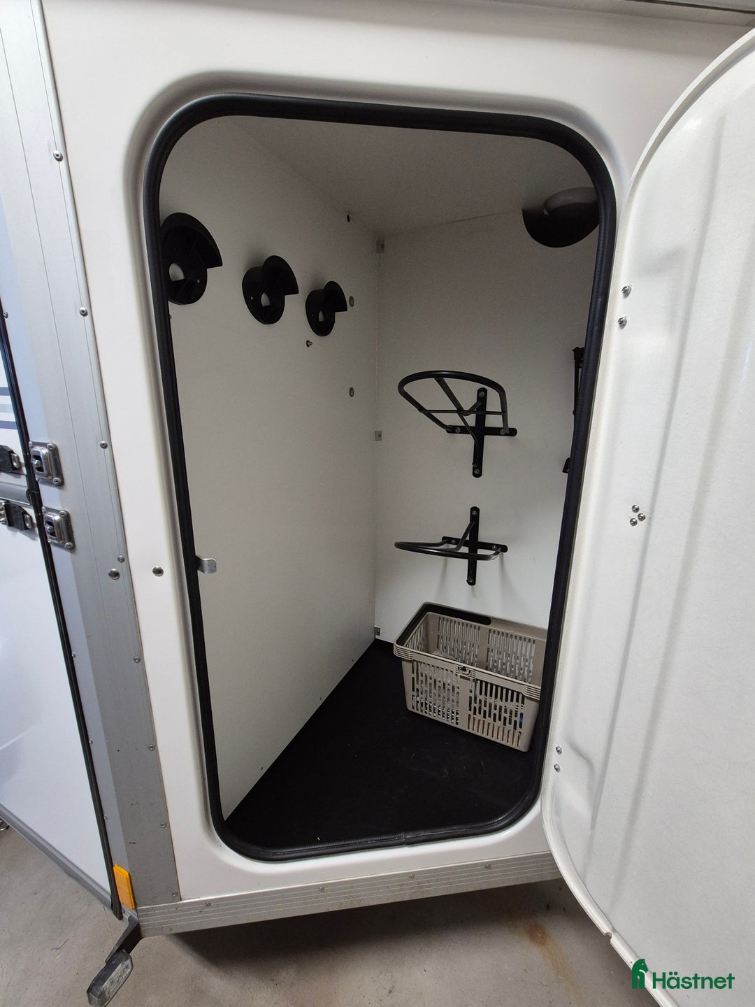 Hästtransporter  fordon & transport till salu: Forzab Futuro SEH 26 säljes - Annons 3