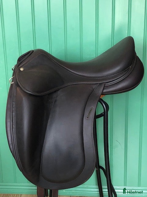 Sadlar hästutrustning Childeric DFI dressyrsadel - Annons 3