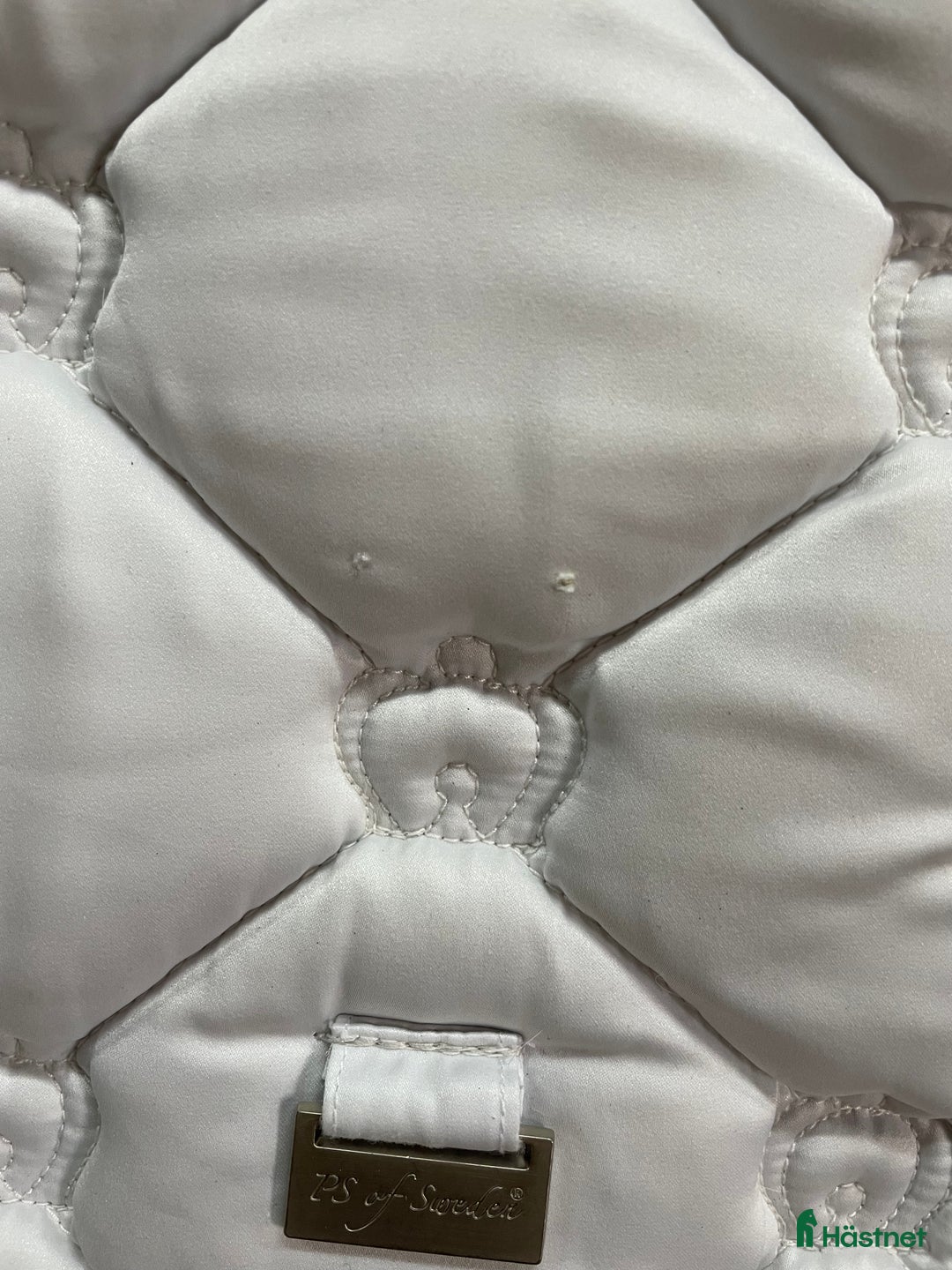 Schabrak & Vojlockar hästutrustning till salu: Vitt ps schabrak i Knivsta - Annons 3