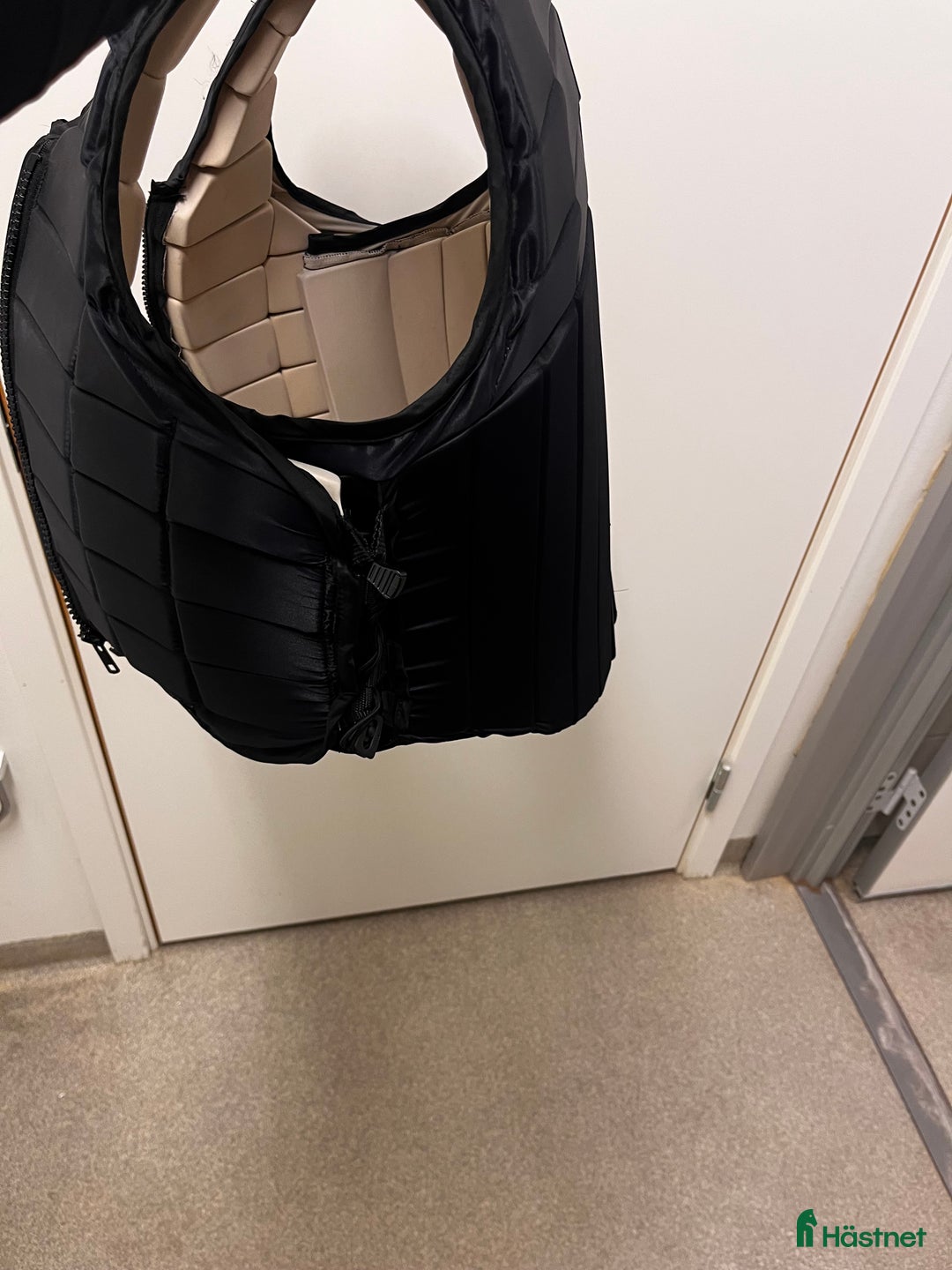 Säkerhetsvästar ryttarutrustning till salu: Racesafe väst | Adult M i Trollhättan - Annons 4