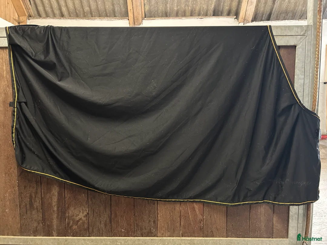 Täcken hästutrustning till salu: Bucas Power Color och nya lindor i Vellinge - Annons 4