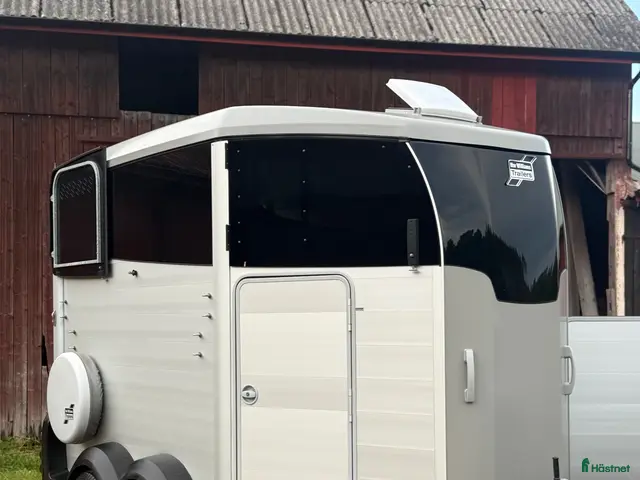 Hästtransporter fordon & transport till salu: 2021, 1 ägare, v-hjul, vikt 1.950kg, BYTE, MOMS! - Annons 1
