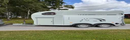 Hästtransporter  fordon & transport till salu: GOLD ONE PULLMAN V2 Säljes  i Linköping - Annons 1