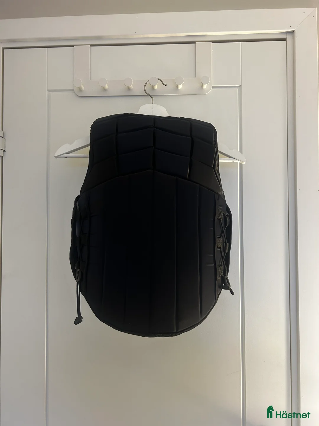 Säkerhetsvästar ryttarutrustning till salu: Sparsamt använd racesafe väst i Jönköping - Annons 2