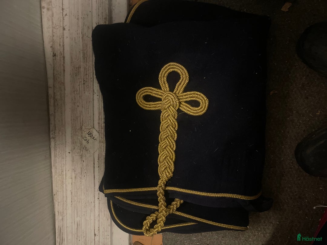 Täcken hästutrustning till salu: Nästan helt oanvänt ullländtäcke!! i Gävle - Annons 1