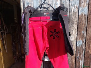 Säkerhetsvästar ryttarutrustning till salu: Säkerhetsväst+ridbyxor i Strömsund - Annons 6