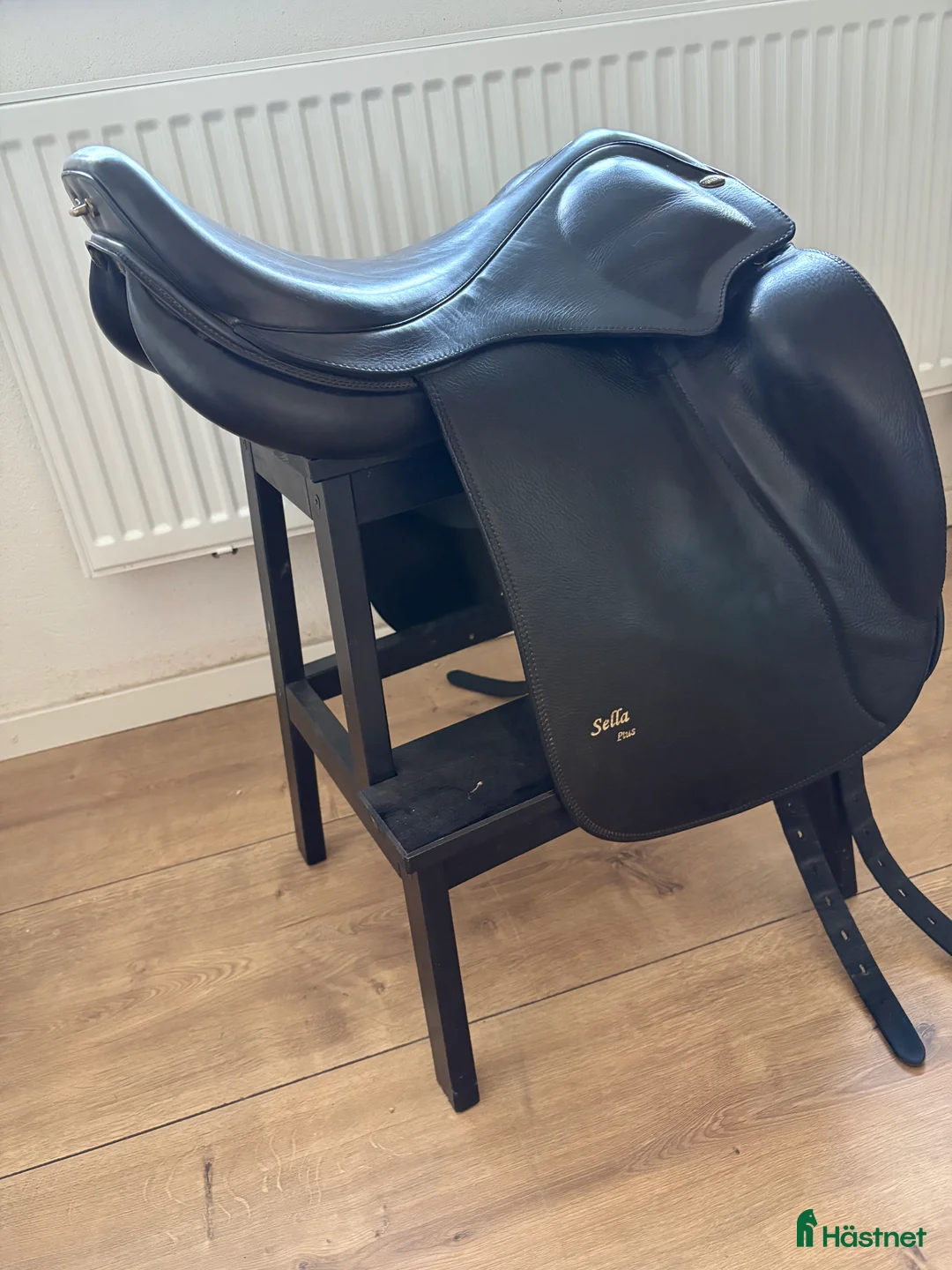 Sadlar hästutrustning till salu: Eques Sella plus 17" i Genarp - Annons 1