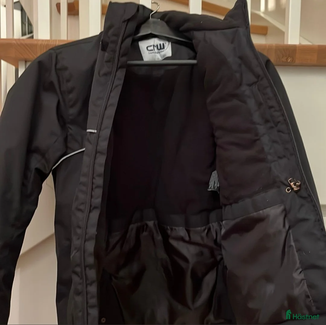 Jackor & Kavajer ryttarutrustning till salu: Fleecefodrade ridjacka i Åkersberga - Annons 2