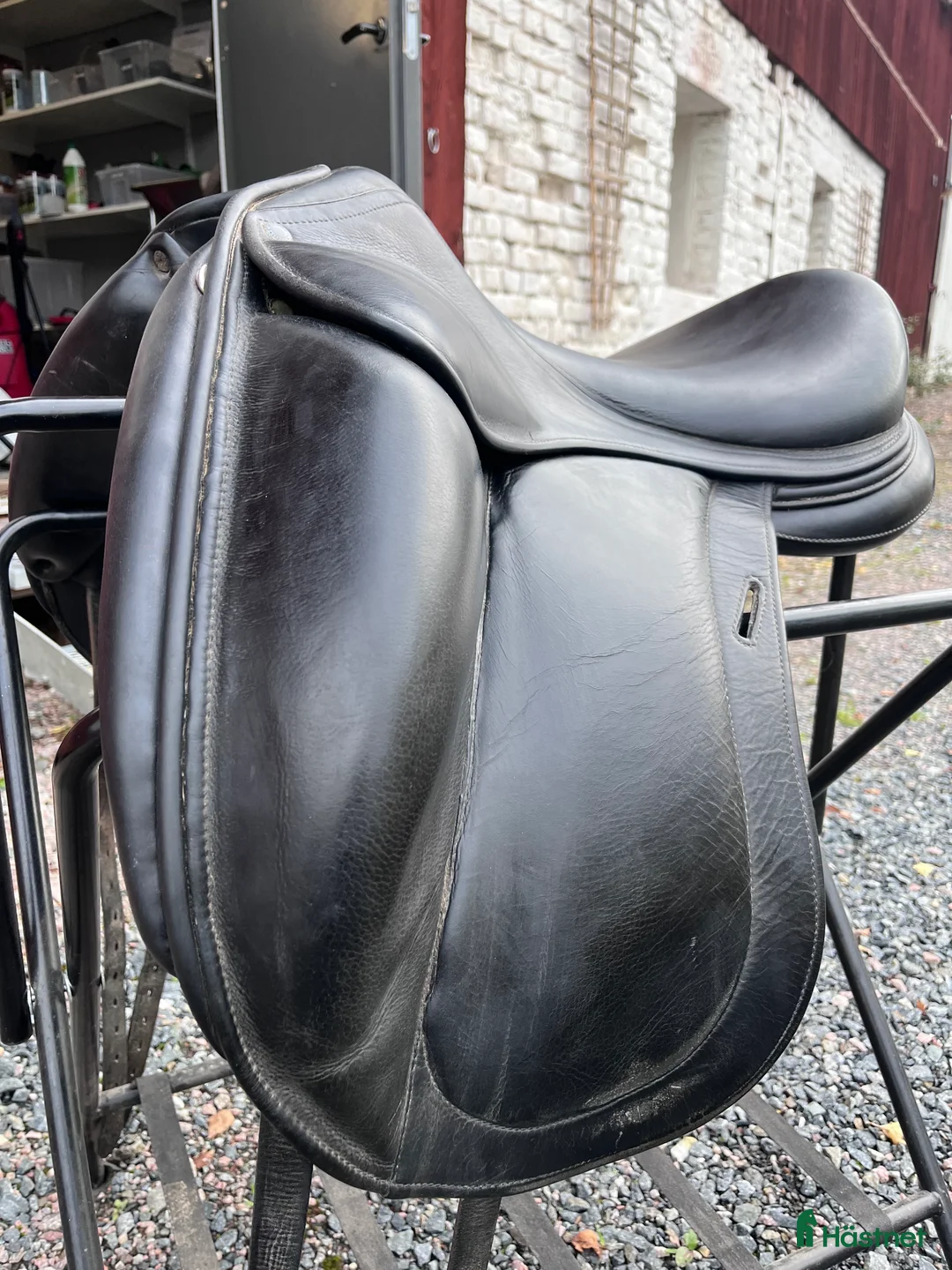 Sadlar hästutrustning till salu: Childeric dressyrsadel DFL - Annons 2