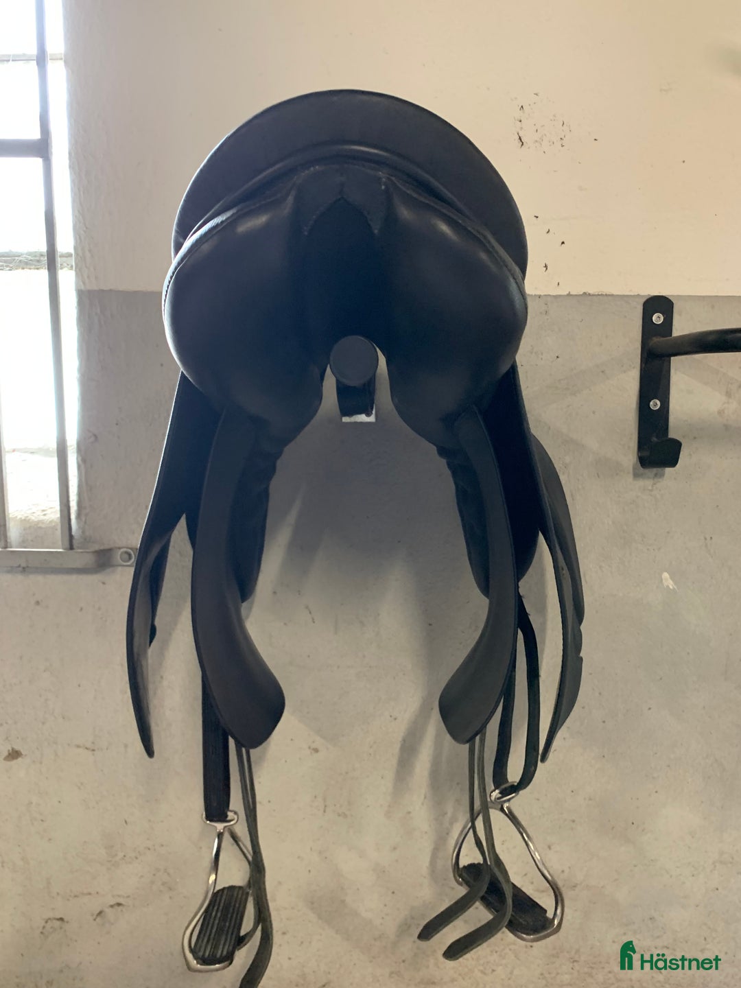 Sadlar hästutrustning till salu: Stübben sadel väldig fin skick - Annons 5