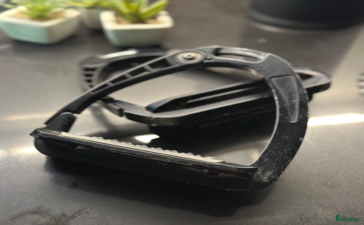 Stigbyglar hästutrustning till salu i Svängsta - Annons 19