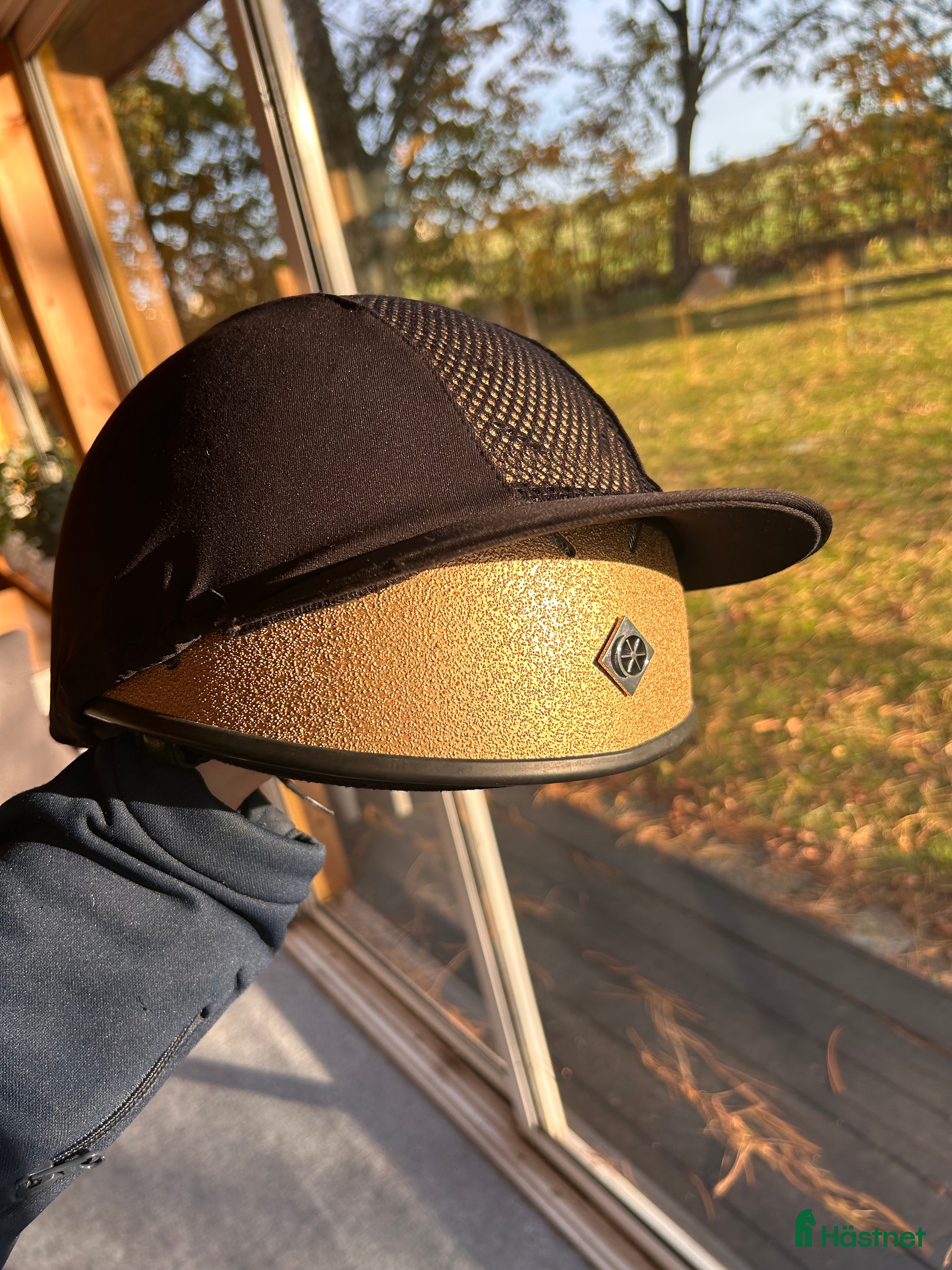 Hjälmar ryttarutrustning till salu: Charles Owen terränghjälm i Åstorp - Annons 23