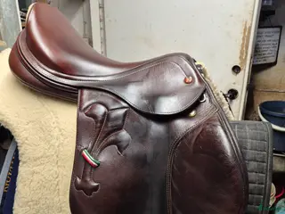 Sadlar hästutrustning Brun Prestige Arezzo - Annons 1