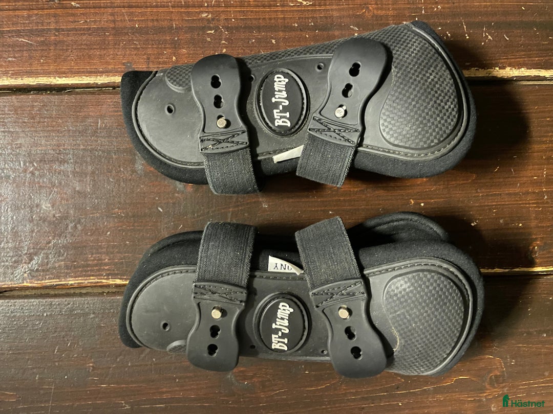 Benskydd hästutrustning till salu: Benskydd svart ponny  i Onsala - Annons 1