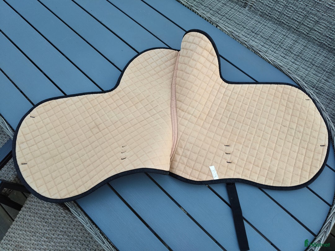 Schabrak & Vojlockar hästutrustning till salu: Diverse schabrak, paddar & vojlockar i Ljungbyholm - Annons 21