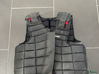 Säkerhetsvästar ryttarutrustning till salu: Säkerhetsväst jacson i Rydebäck - Annons 24