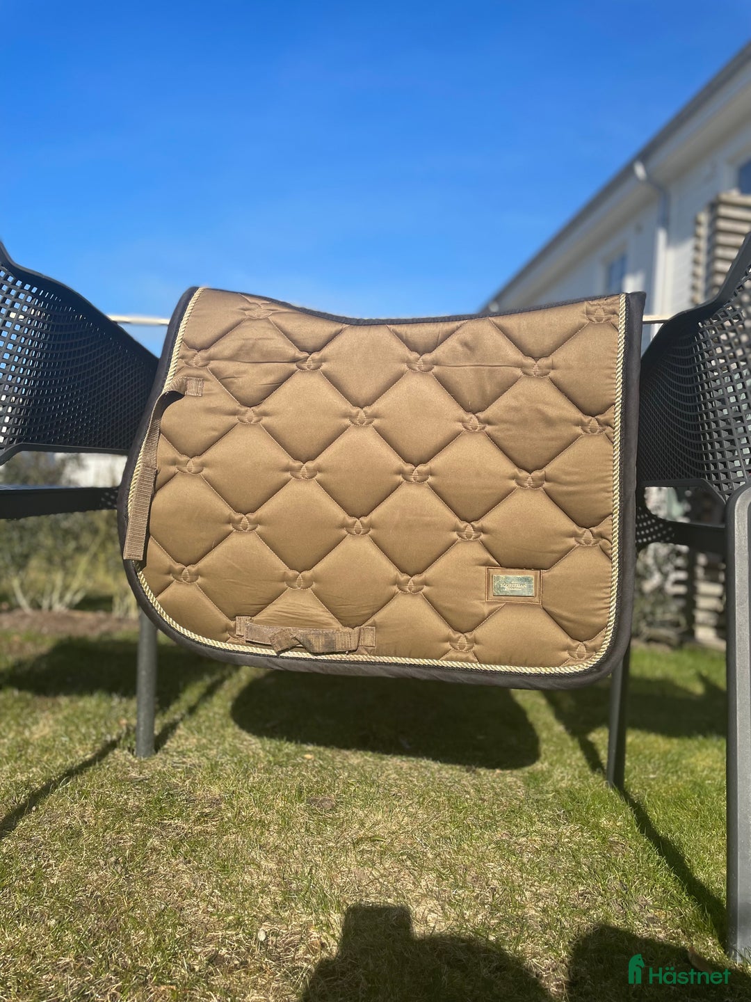 Schabrak & Vojlockar hästutrustning till salu: Brunt schabrak i nyskick‼️ i Halmstad - Annons 1